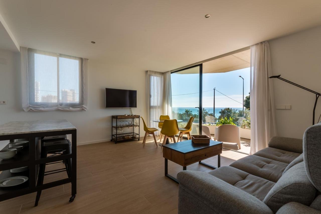 Modern Sea Front Sea Waves Apartament *